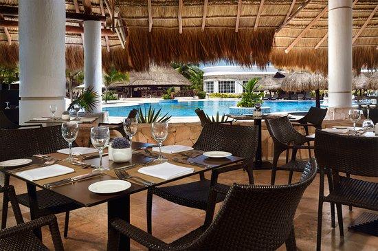 BLoved Lounge & Restaurant