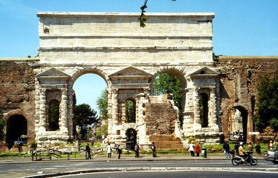 Starożytna brama Porta Maggiore