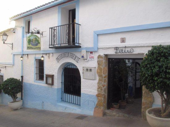 Patio de la Fuente