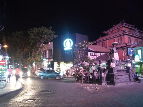 Deptak Jalan Legian